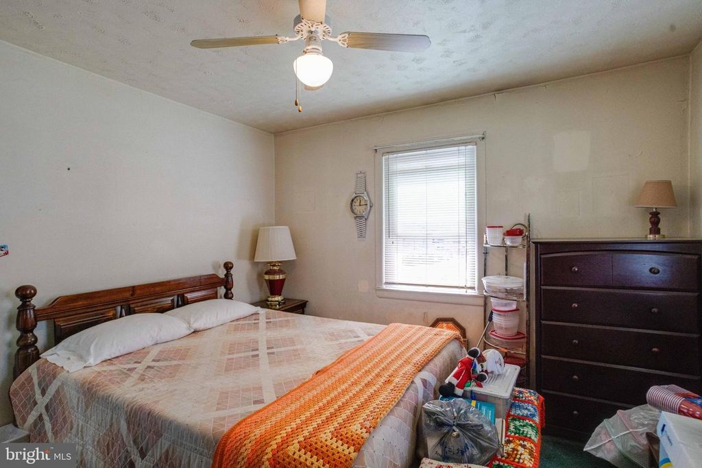 Image 18 of property listing at 900 RENFREW ST, Baltimore, MD 21221