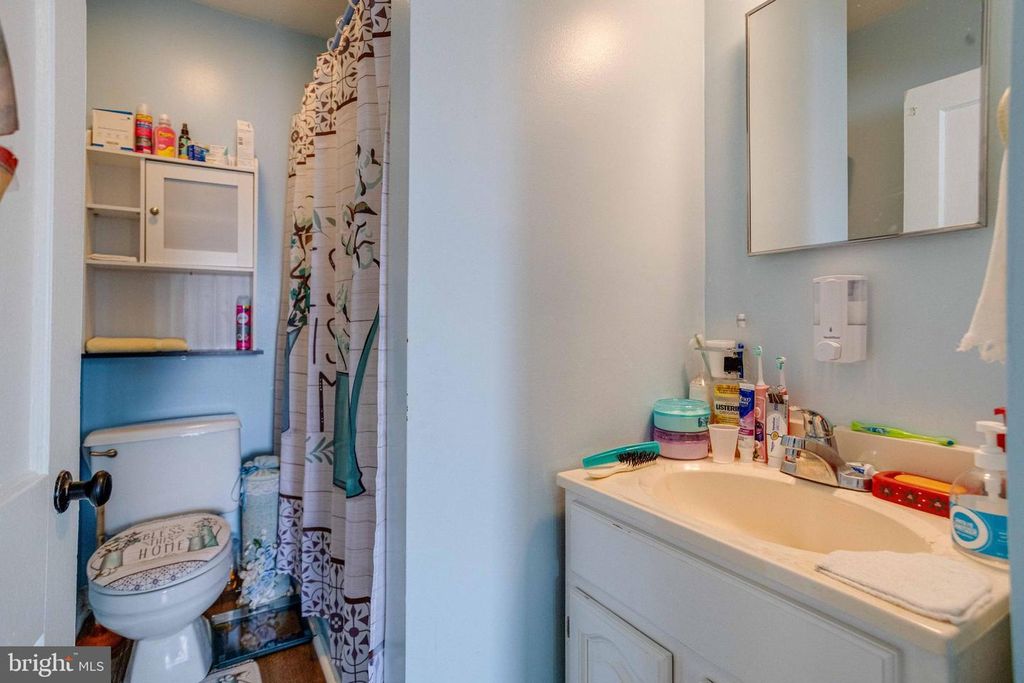 Image 26 of property listing at 900 RENFREW ST, Baltimore, MD 21221