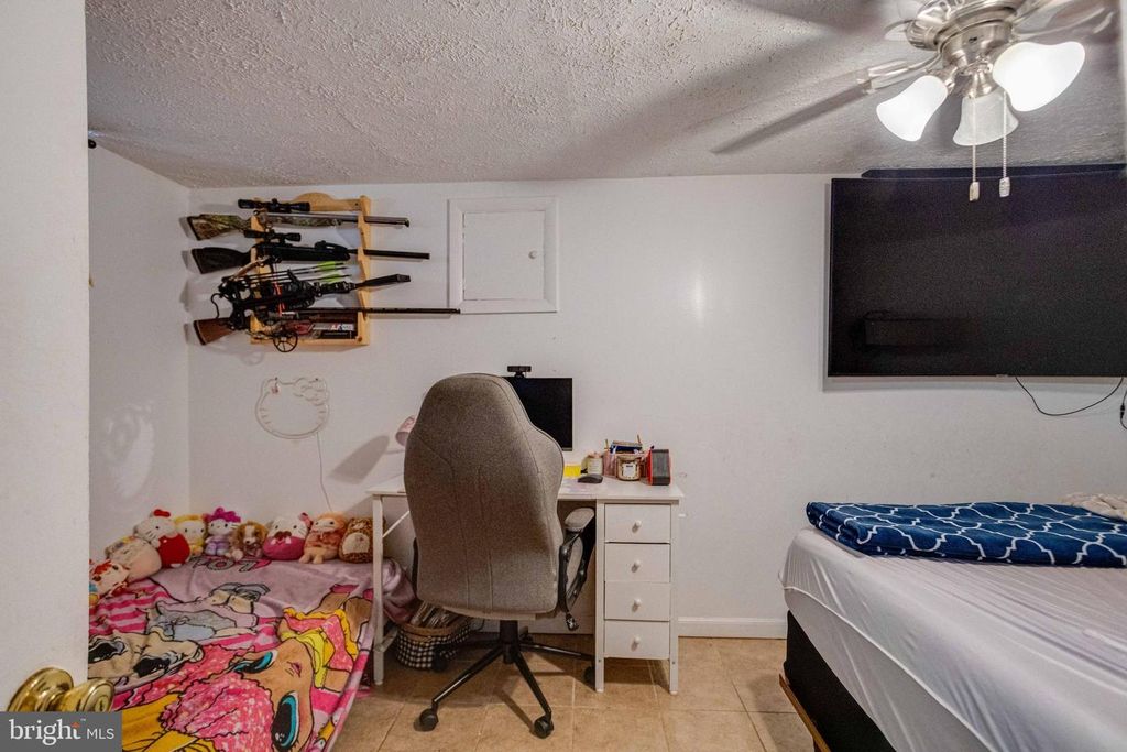 Image 30 of property listing at 900 RENFREW ST, Baltimore, MD 21221