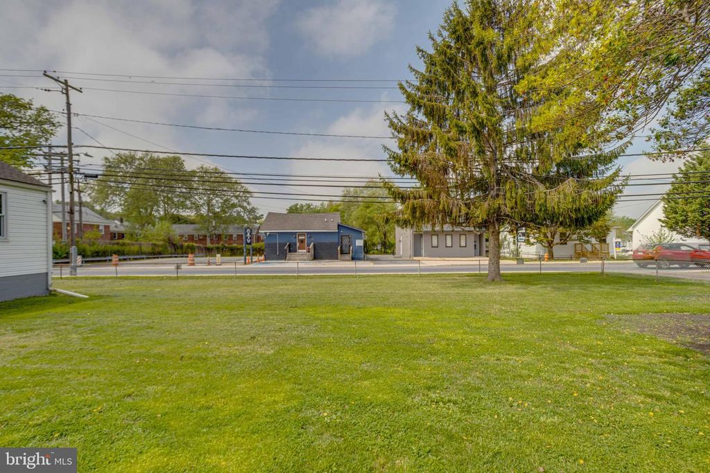 Image 37 of property listing at 900 RENFREW ST, Baltimore, MD 21221