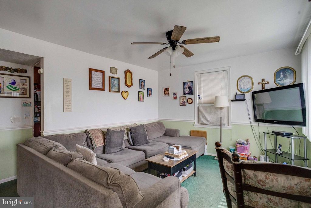 Image 5 of property listing at 900 RENFREW ST, Baltimore, MD 21221