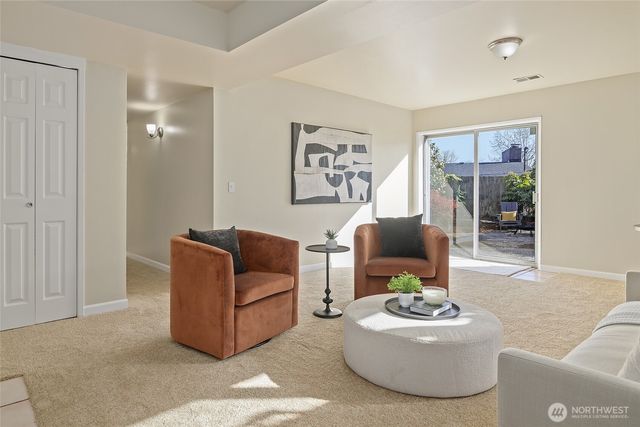 20910 9th Avenue S, Des Moines, WA 98198