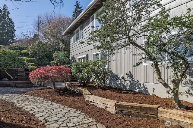 20910 9th Avenue S, Des Moines, WA 98198