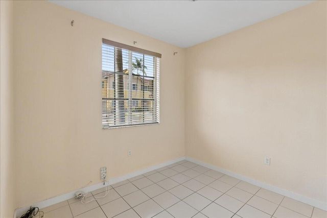 6036 SW 19th Place, North Lauderdale, FL 33068