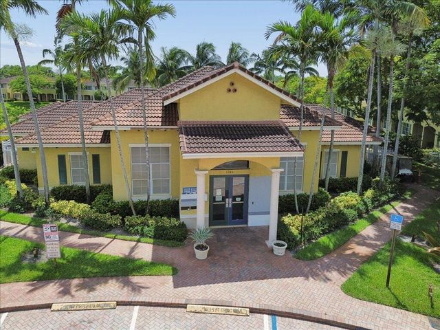 6036 SW 19th Place, North Lauderdale, FL 33068