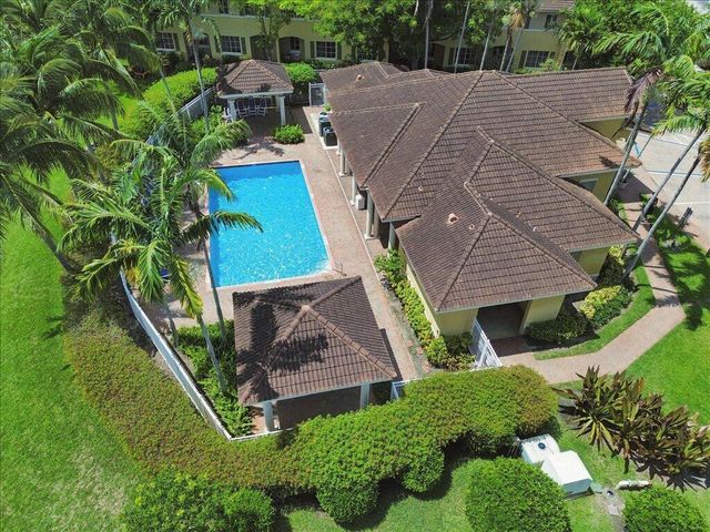6036 SW 19th Place, North Lauderdale, FL 33068