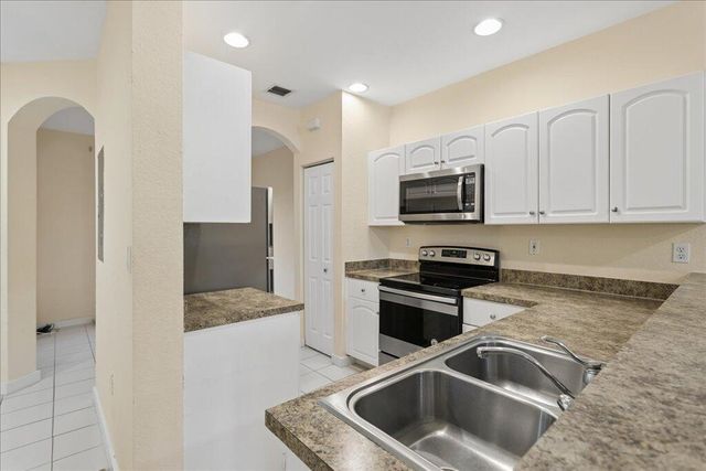 6036 SW 19th Place, North Lauderdale, FL 33068