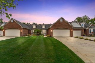1840 Genoa Circle 43, Howell, MI 48843
