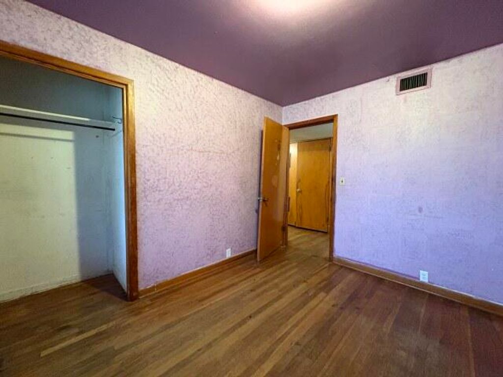 Image 16 of property listing at 915 E Broadway Street, Eden, TX 76837