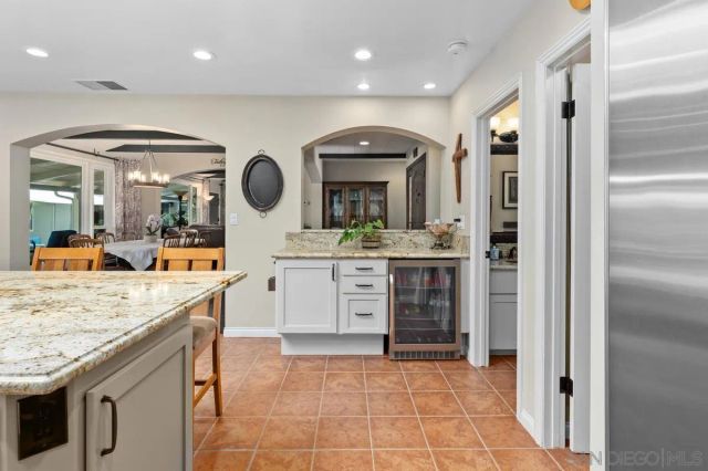 9865 Edgelake Drive, La Mesa, CA 91941