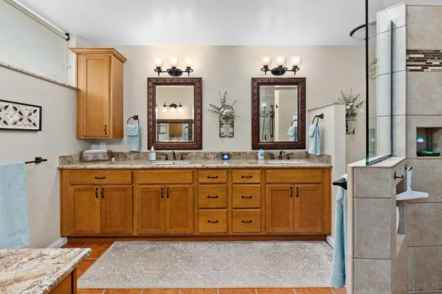 9865 Edgelake Drive, La Mesa, CA 91941