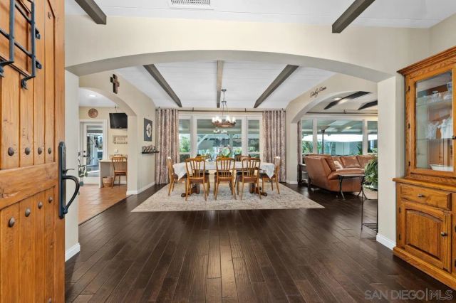 9865 Edgelake Drive, La Mesa, CA 91941