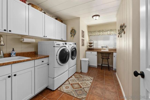 9865 Edgelake Drive, La Mesa, CA 91941