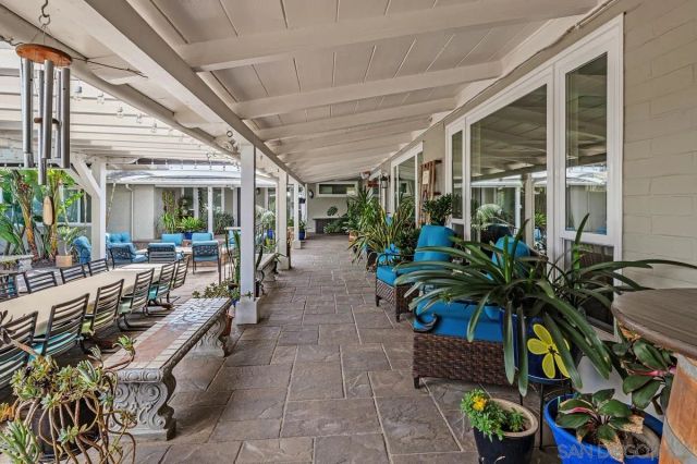 9865 Edgelake Drive, La Mesa, CA 91941