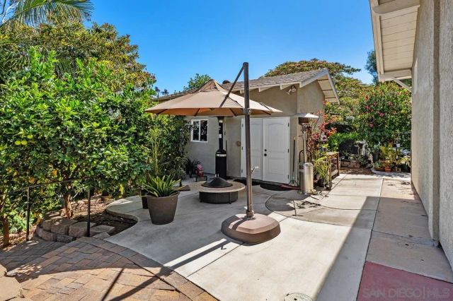 9865 Edgelake Drive, La Mesa, CA 91941