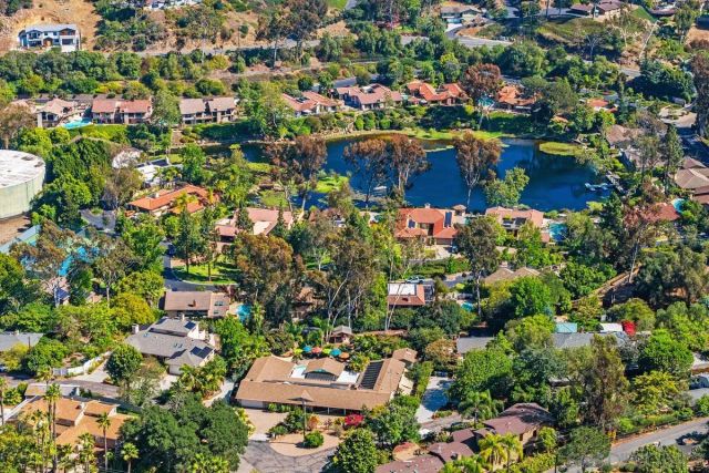 9865 Edgelake Drive, La Mesa, CA 91941