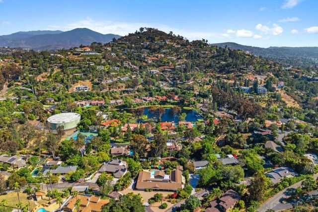 9865 Edgelake Drive, La Mesa, CA 91941