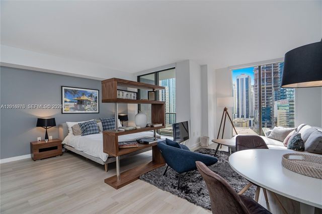 31 SE 6th St 2205, Miami, FL 33131