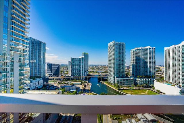 31 SE 6th St 2205, Miami, FL 33131