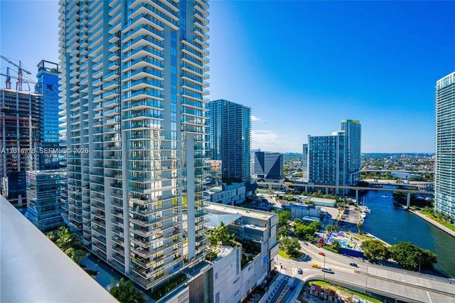31 SE 6th St 2205, Miami, FL 33131