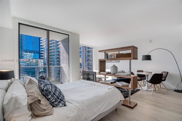 31 SE 6th St 2205, Miami, FL 33131