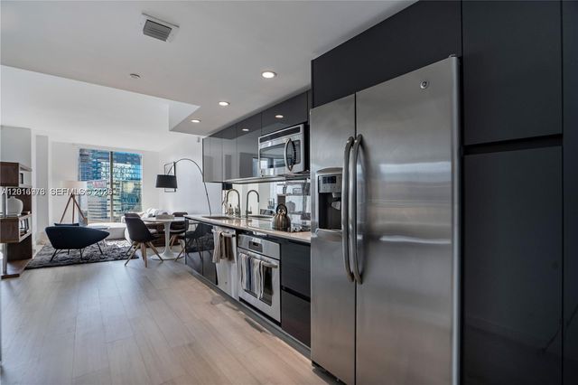 31 SE 6th St 2205, Miami, FL 33131