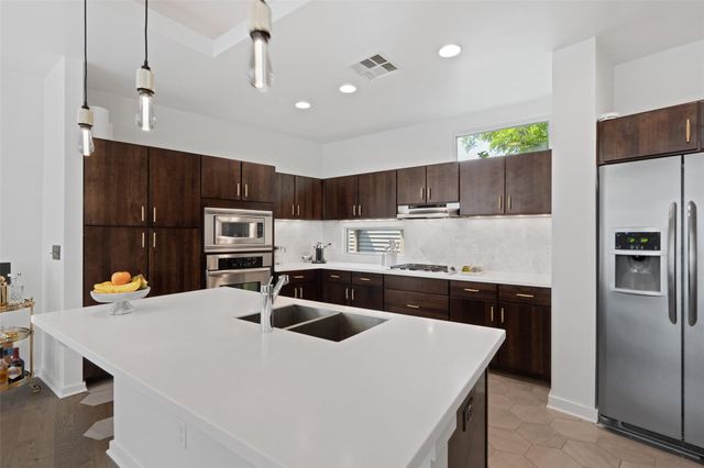 1500 Summit ST 5, Austin, TX 78741