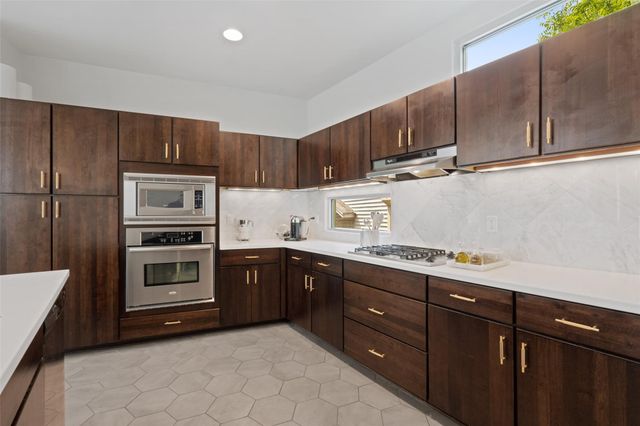 1500 Summit ST 5, Austin, TX 78741