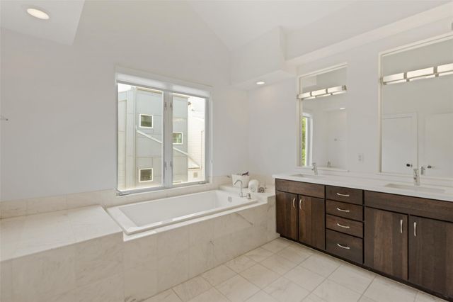 1500 Summit ST 5, Austin, TX 78741
