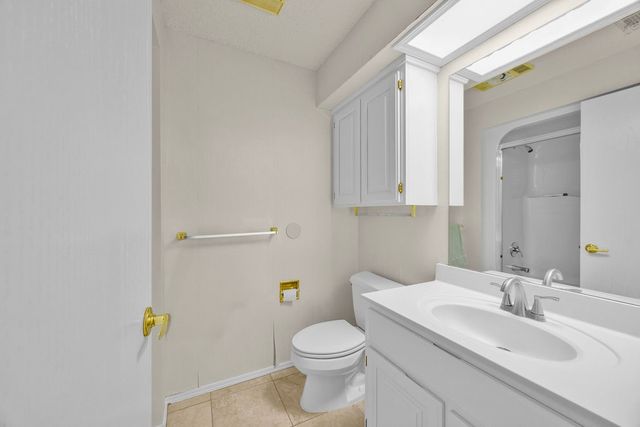 1 Kelaen Circle, Bella Vista, AR 72715