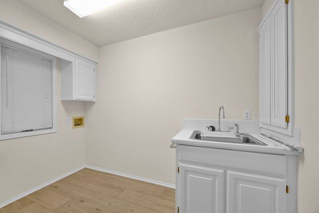 1 Kelaen Circle, Bella Vista, AR 72715