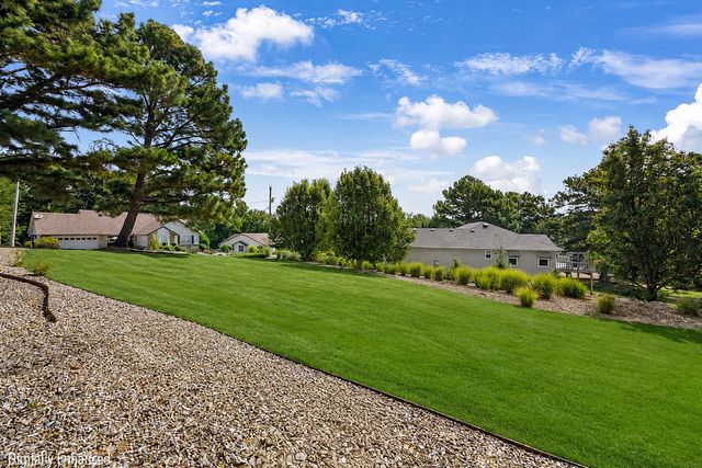 1 Kelaen Circle, Bella Vista, AR 72715