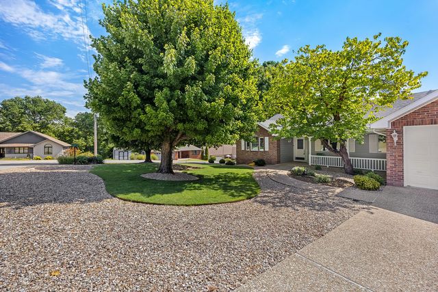 1 Kelaen Circle, Bella Vista, AR 72715