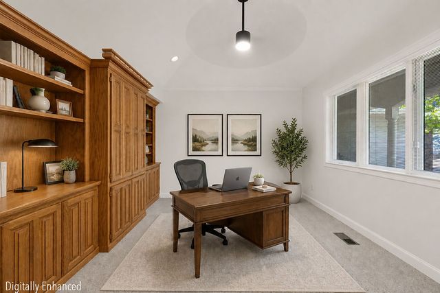 1 Kelaen Circle, Bella Vista, AR 72715