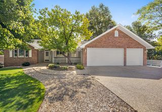 1 Kelaen Circle, Bella Vista, AR 72715