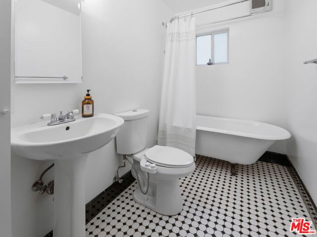 387 Museum Drive, Los Angeles, CA 90065