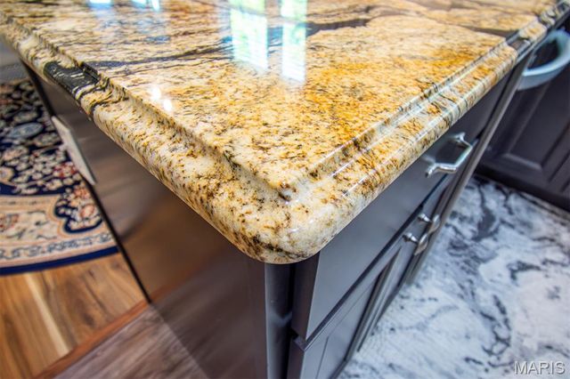 1228 EAGLES CREST Lane, St Charles, MO 63303