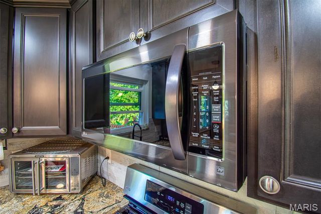 1228 EAGLES CREST Lane, St Charles, MO 63303