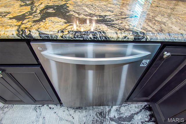 1228 EAGLES CREST Lane, St Charles, MO 63303