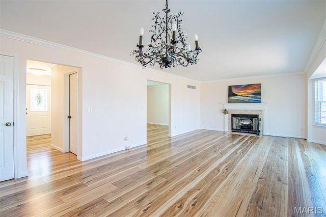 1228 EAGLES CREST Lane, St Charles, MO 63303