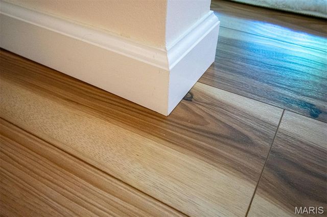 1228 EAGLES CREST Lane, St Charles, MO 63303