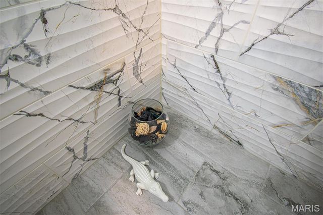 1228 EAGLES CREST Lane, St Charles, MO 63303