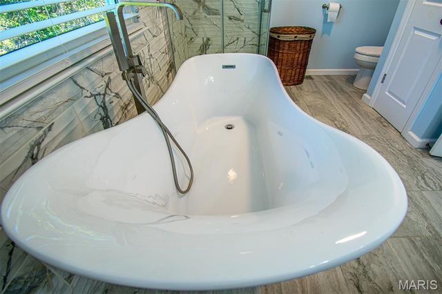 1228 EAGLES CREST Lane, St Charles, MO 63303