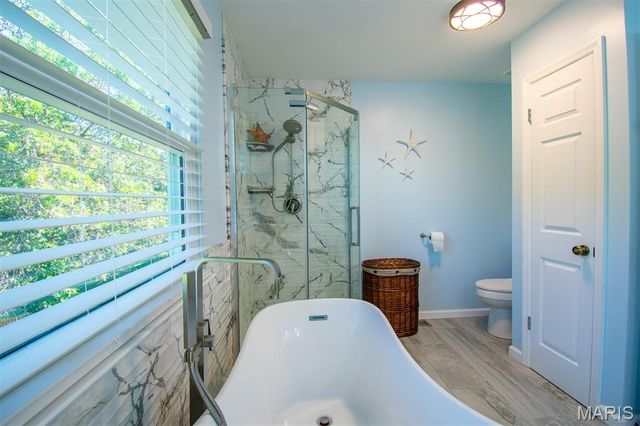 1228 EAGLES CREST Lane, St Charles, MO 63303