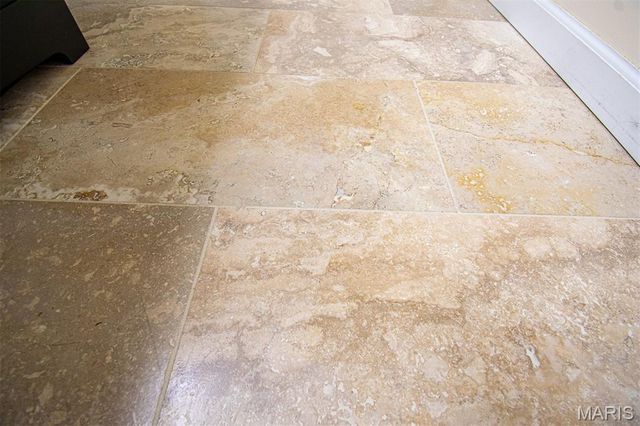 1228 EAGLES CREST Lane, St Charles, MO 63303