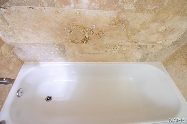 1228 EAGLES CREST Lane, St Charles, MO 63303