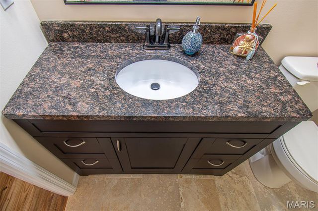 1228 EAGLES CREST Lane, St Charles, MO 63303