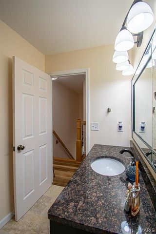 1228 EAGLES CREST Lane, St Charles, MO 63303