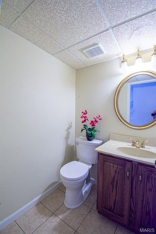 1228 EAGLES CREST Lane, St Charles, MO 63303