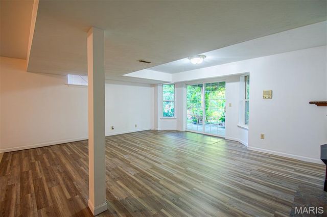 1228 EAGLES CREST Lane, St Charles, MO 63303